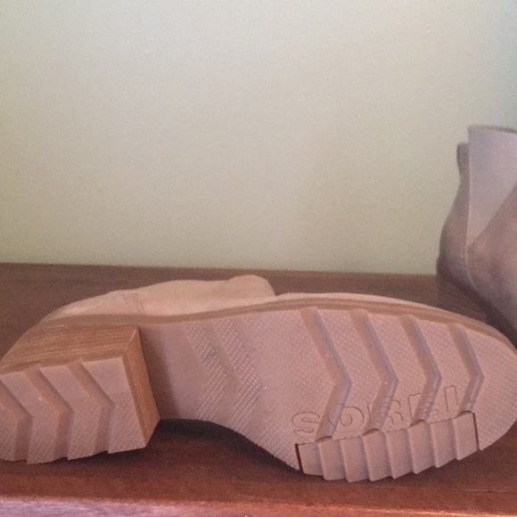 Sorel Boots - Picture 4 of 10